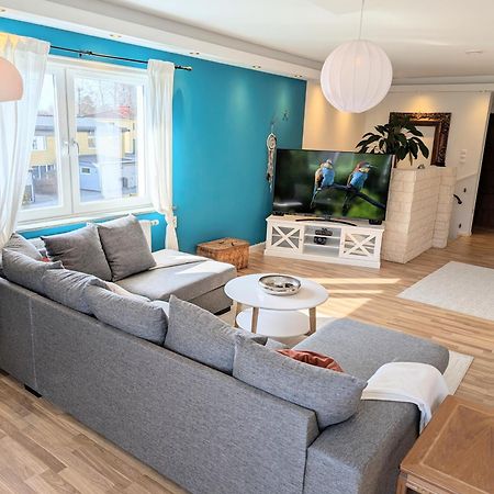 Luxury Villa 130 M2 Centrally カトリネホルム エクステリア 写真
